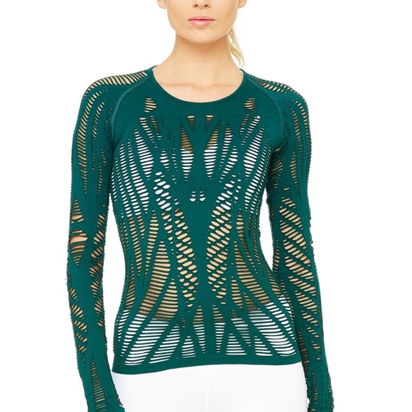 alo yoga wanderer long sleeve